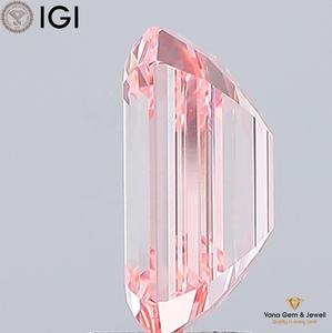 Diamant de laboratoire cultivé CVD de forme émeraude, couleur rose vif fantaisie certifiée IGI, clarté VS1, 4,00 carats, pour une bague de chef-d'œuvre de luxe - Product Image 3
