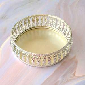 Bandeja Decorativa de Metal para Servir, Diseño Artesanal Hecho a Mano, Color y Logotipo Personalizables, Duradera para Bodas y Celebraciones de Diwali - Product Image 1