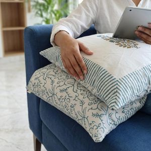 Ensemble de 5 housses de coussin en coton imprimées à la main – Housses de coussin décoratives indiennes faites à la main pour canapé, salon et décoration intérieure - Product Image 6