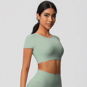 Conjunto de Yoga de 2 Piezas para Mujer, Top Corto Verde Menta, Pantalones Cortos de Cintura Alta, Ropa Deportiva sin Costuras de Spandex y Poliéster - Product Image 3