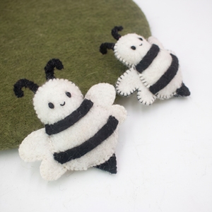 Wholesale Stitched Felt Halloween <b>Bee</b> Ornament Spooky Black Orange Hanging Decor <b>Gift</b> Set for Child - Product Image 5