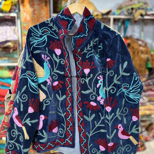 เสื้อแจ็คเก็ตผ้าฝ้ายซูซานีงานฝีมืออินเดีย เสื้อแจ็คเก็ตสั้นปักมือ เสื้อโค้ทแบบยูนิเซ็กซ์ เสื้อแจ็คเก็ตสั้นซูซานีงานฝีมือ - Product Image 5