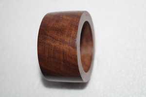 Anneaux de serviette en bois faits à la main, forme ronde, 4,5 cm de large, décoration de table moderne pour les fêtes, design durable - Product Image 4