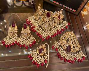 Parure de bijoux fantaisie personnalisée (collier et boucles d'oreilles) pour femme, idéale pour les mariages, services OEM/ODM, en zircon artificiel - Product Image 4