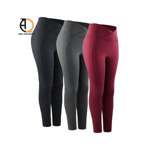 Ensemble de yoga sans couture pour femme : Legging froncé aux fesses et soutien-gorge asymétrique, tenue de sport performante, options grandes tailles - Product Image 4