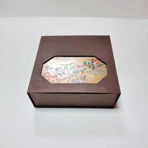 Caja de Papel de Lujo Fabricada con Estructura de Cartón Rígido que Ofrece Almacenamiento Seguro y Exhibición Profesional de Productos para Marcas - Product Image 1