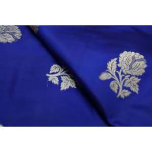 Tela de Brocado de Poliéster con Bordado Floral Azul Rey, 44 Pulgadas de Ancho, Estilo Jacquard con Flores Doradas, Se Vende por Yarda - Product Image 1