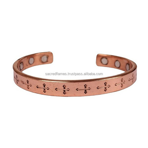 Brazalete Magnético de Cobre Puro con Cruz Grabada, Personalizado OEM, Bioenergético, para Hombres y Mujeres, Directo de Fábrica - Product Image 1