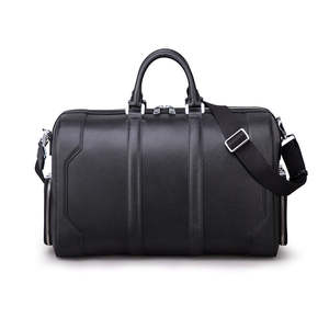 MAKUM Bolsa de Viaje/Deportiva de Cuero Genuino Negro, Unisex, Correa de Hombro Ajustable, Decoración con Cadenas y Cremallera, Impermeable, Ecológica - Product Image 2