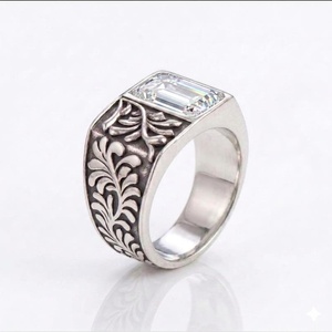 Anillo Art Deco con Hoja Floral Oxidada y Moissanita de Corte Esmeralda de 1 Quilate, Plata 925, Unisex, Regalo para Aniversario o Cumpleaños - Product Image 2