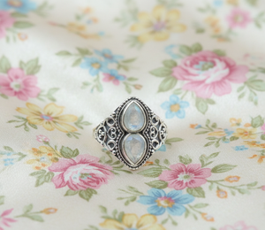 Anillo vintage de plata 925 con piedra lunar arcoíris, hecho a mano, filigrana, estilo bohemio, con forma de pera, doble piedra, regalo de Navidad para ella. - Product Image 6