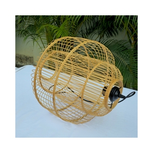 Abat-jour en bambou en forme de losange, écologiques et très populaires dans de nombreux pays, pour la décoration des complexes hôteliers, des hôtels et des espaces publics extérieurs. - Product Image 2