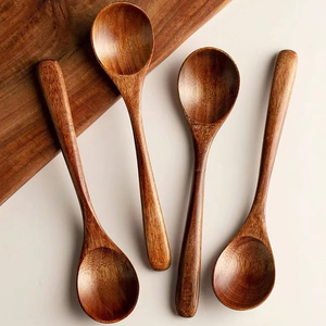 Ensemble de cuillères de cuisine en bois conçues pour résister aux hautes températures sans se déformer ni se briser, par la collection artisanale - Product Image 1