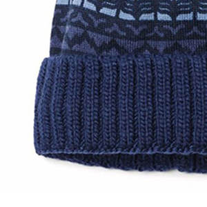 Bonnet en tricot unisexe avec logo personnalisé, accessoire d'hiver pour hommes et femmes, design élégant et professionnel - Product Image 6