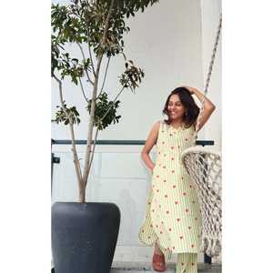 ชุดคุรตะผู้หญิงลายเส้นหัวใจ-สวมใส่สบายและมีสไตล์ - Product Image 2