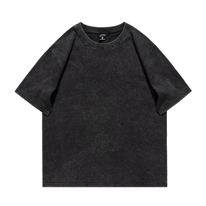 Ensemble de survêtement deux pièces personnalisé pour homme en coton respirant, avec t-shirt délavé à l'acide et short décontracté, idéal pour le printemps - Product Image 2