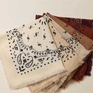 Bandanas classiques en coton imprimé pour cheveux, cou, poignets et coiffures d'aventure en plein air - Product Image 1