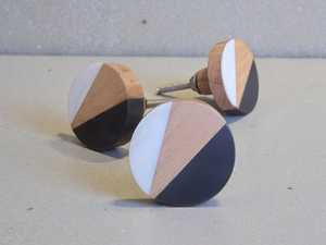 Pomos de Resina Minimalistas de Diseño Único para Cajones, Armarios, Cómodas y Cocinas - Ecológicos y Duraderos, Hechos a Mano - Product Image 3