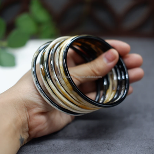 กำไลข้อมือรูปเขาควายสวยงามดีไซน์ทันสมัยสำหรับมือผู้หญิงจาก falak World Export - Product Image 4