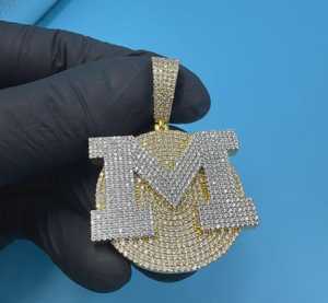 Colgante de letra M de moissanita con baño de oro de 18 quilates y plata de ley 925, estilo hip hop, para unisex. - Product Image 5