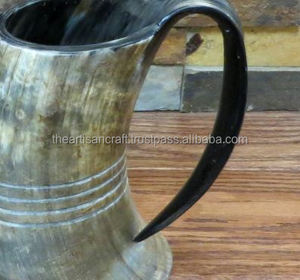 Jarra de Cuerno Artesanal, Jarra de Cerveza de Cuerno de Búfalo Natural, Estilo Vikingo Medieval, con Acabado Pulido - Product Image 4