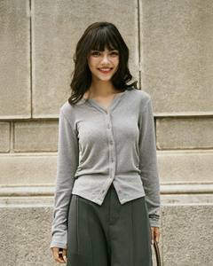 Camiseta Corta de Alta Calidad para Mujer, Cuello en V, Manga Corta, Bordada, de Viscosa y Spandex, Ajustada, Transpirable, de Secado Rápido, Informal - Product Image 1