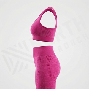 Ensemble de yoga pour femmes sous marque privée, vêtements de sport respirants deux pièces, tenue d'exercice couleur unie personnalisable, tenue de sport ajustée - Product Image 3