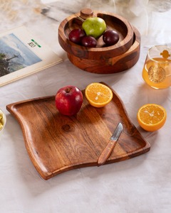 Plateau de service élégant en bois fait main pour chips et trempettes avec bol central amovible – Vente en gros - Product Image 4