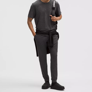 เสื้อยืดคอกลมโอเวอร์ไซส์ผู้ชาย ผ้าโพลีเอสเตอร์หนา 220 กรัม พิมพ์ลายโลโก้ด้านหน้าตามสั่ง คุณภาพสูงสุด - Product Image 2