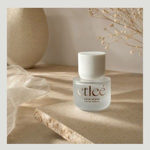 Frasco de perfume Eteulrie Korean K-Beauty ETLEE Eau de Parfum Vanilla Cashmere 30ml Hecho en Corea Spray - Product Image 2
