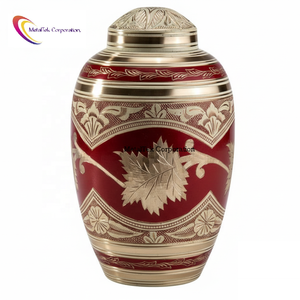Urnas funerarias decorativas de latón para cenizas, acabado rojo vibrante con intrincados grabados florales dorados, elegantes y duraderas urnas conmemorativas. - Product Image 1