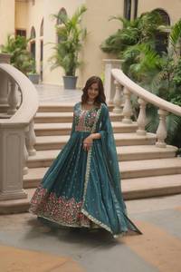 Conjunto de traje Anarkali bordado para mujer con dupatta, ropa étnica de diseñador, vestido tradicional indio para bodas y fiestas. - Product Image 6
