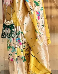 Sari en soie Pathani jaune traditionnel KV avec chemisier non cousu pour les occasions festives - Sans plis et réversible - Product Image 5