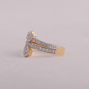 แหวนเพชรทรงกลมเพาะเลี้ยงในห้องปฏิบัติการ ชุบทอง 14K รับรองโดย IGI แหวนหมั้นหรูหราสำหรับเธอ - Product Image 4