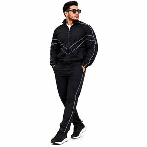 Survêtement zippé coupe-vent noir pour homme avec imprimé rayures blanches, col montant, logo frontal, coupe régulière, style sportif, idéal pour l'hiver - Product Image 1