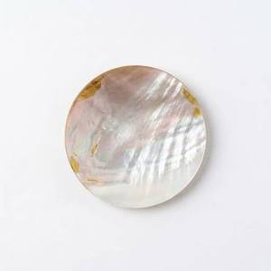 Plato de Concha de Nácar Esculpido y Atrevido para Servir en Fiestas de Cócteles, Banquetes Festivos y como Regalo de Decoración de Mesa Contemporánea - Vietnam - Product Image 5