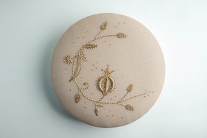 Contenedor de Lujo para Aperitivos Secos de Acrílico con Tapa de Madera con Incrustaciones de MOP, Acabado Elegante Hecho a Mano - Product Image 5