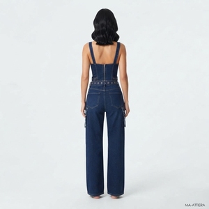 Ensemble deux pièces streetwear tendance pour femme : bustier en jean et jean cargo large avec détails œillet et bretelles - Product Image 2