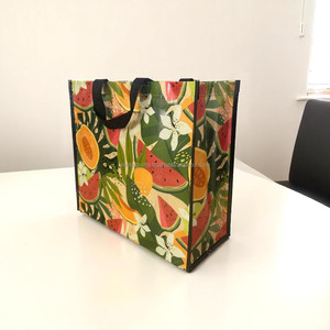 Bolsa de mano reutilizable no tejida con logotipo personalizado, bolsa de compras impresa a ambos lados con asa de transporte laminada, fabricada en Vietnam - Product Image 2