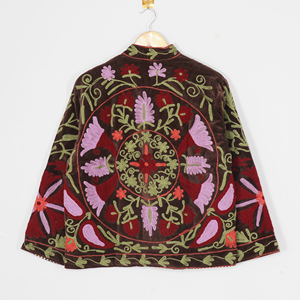 Chaqueta Reversible de Terciopelo para Mujer, Bordada con Diseño Suzani, Estilo Boho, Floral, Hecha a Mano, Étnica, para Invierno, Otoño y Verano - Product Image 4