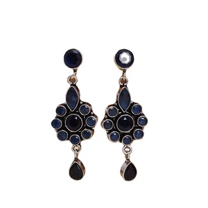 Pendientes Jhumka de Latón Oxidado Plateado Antiguo con Circonitas y Perlas de Imitación, Joyería Étnica Clásica para Mujer - Product Image 1