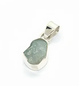 Colgante de Aguamarina Natural Blue Haven en Plata de Ley 925 con Engaste Minimalista, Joyería Unisex para Uso Diario - Product Image 1