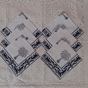 ผ้าเช็ดปากทำมือพิมพ์ลายหรูหราจากผ้าฝ้าย ขนาด 60x60 ซม. 6 ผืน เป็นมิตรกับสิ่งแวดล้อม ใช้ซ้ำได้ ดีไซน์อินเดียสุดฮิตสำหรับงานแต่งงานและงานเลี้ยง - Product Image 5