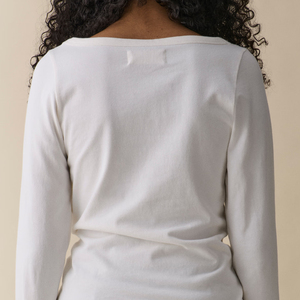 Camiseta Básica de Mujer de Alta Calidad con Diseño de Mangas Largas, Material Suave y Cómodo, con Logotipo, Tela Lisa, Ropa para Uso Diario - Product Image 5