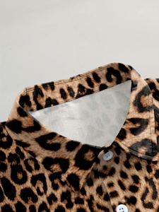 เสื้อโปโลโอเวอร์ไซส์ แขนสั้น คอวี ผ้าริบ ทรงหลวม สไตล์ลำลอง สตรีทแวร์ ดีไซน์ทันสมัย เสื้อยืดผู้ชาย - Product Image 6