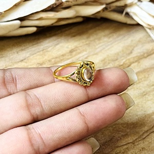 Nouvelle Arrivée Bague Bohème Pierre de Lune Œil d'Argent pour Femme, en Laiton Vintage Plaqué Or 18K, Délicate, Perles Solitaires, Certifiée Tiara - Product Image 4