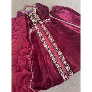 VESTIDO DE TRABAJO DE SECUENCIA BORDADA DE TERCIOPELO ATRACTIVO CON DUPATTA GRANATE - Product Image 2