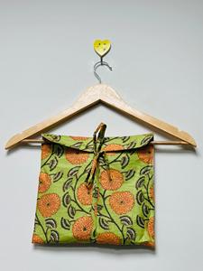 Conjunto de Pijama Floral de Algodón de Lujo Ecológico de 3 Piezas para Mujer, Verano |   Camisa de Dormir Botánica Verde Oliva con Botones, Estilo Relajado - Product Image 4