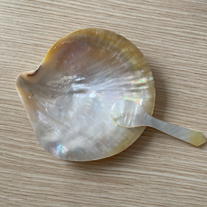 Cuillère en nacre artisanale pour salle à manger gastronomique Cuillère à caviar en nacre - Product Image 4