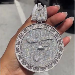 Colgante de Moissanita de Joyería Fina, Plata 925, Redondo, Circular, con Letra Personalizada, Medalla con Logotipo, Colgante de Moissanita Estilo Hiphop - Product Image 1